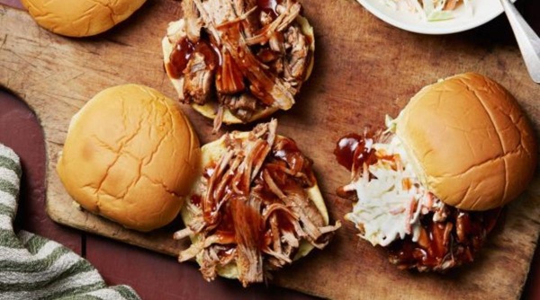 Bbq pulled pork sandwiches resize
